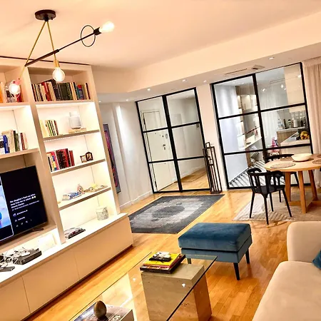 Luxury 2 Bedroom 2 Bathroom Flat In Kolonaki ! Lägenhet *